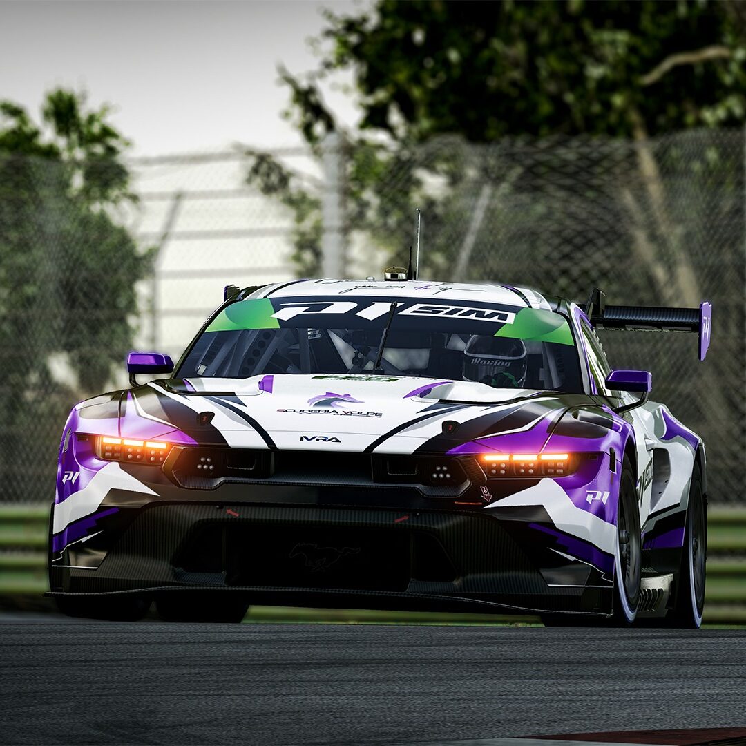 Nous voyons ici la #229 dans une chicane, lors des IVRA Endurance Series Round 2